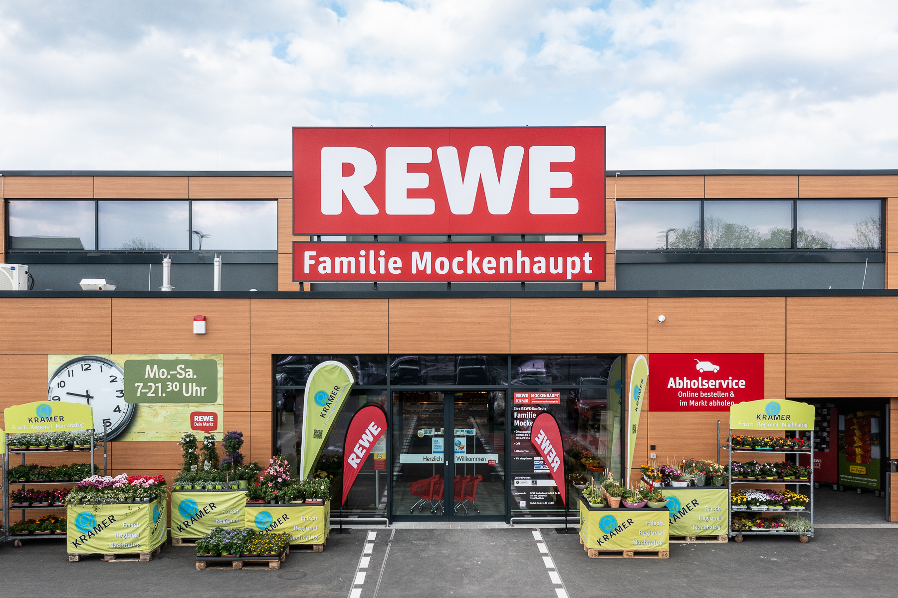 Eingangsbereich REWE-Markt Buchholz