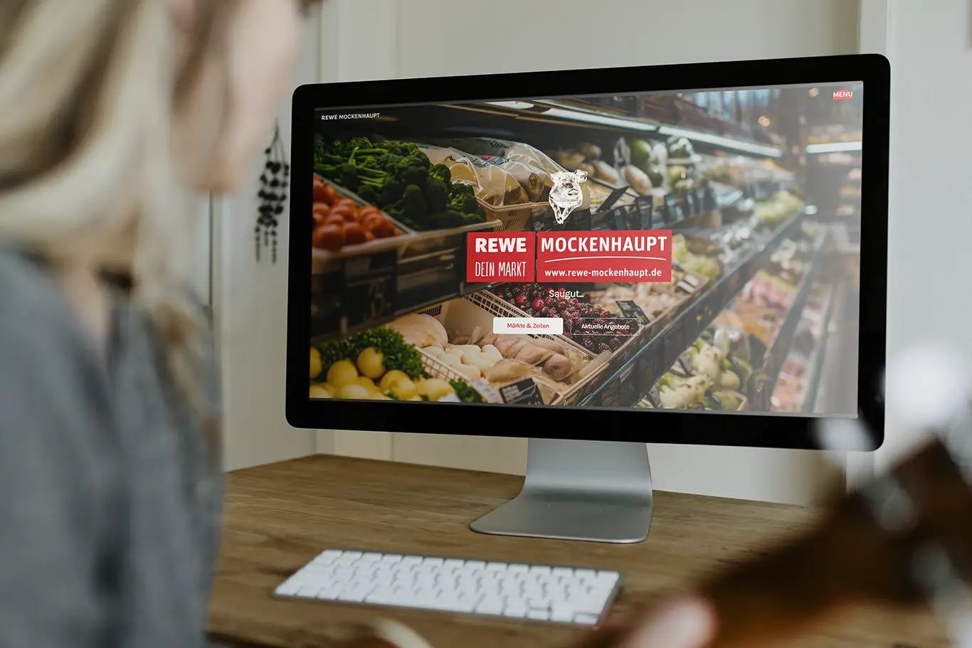 Computerbildschirm, der die REWE-Mockenhaupt Website anzeigt